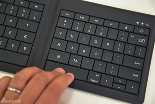 微软可折叠键盘开箱图赏 5毫米轻薄，口袋里的生产力神器